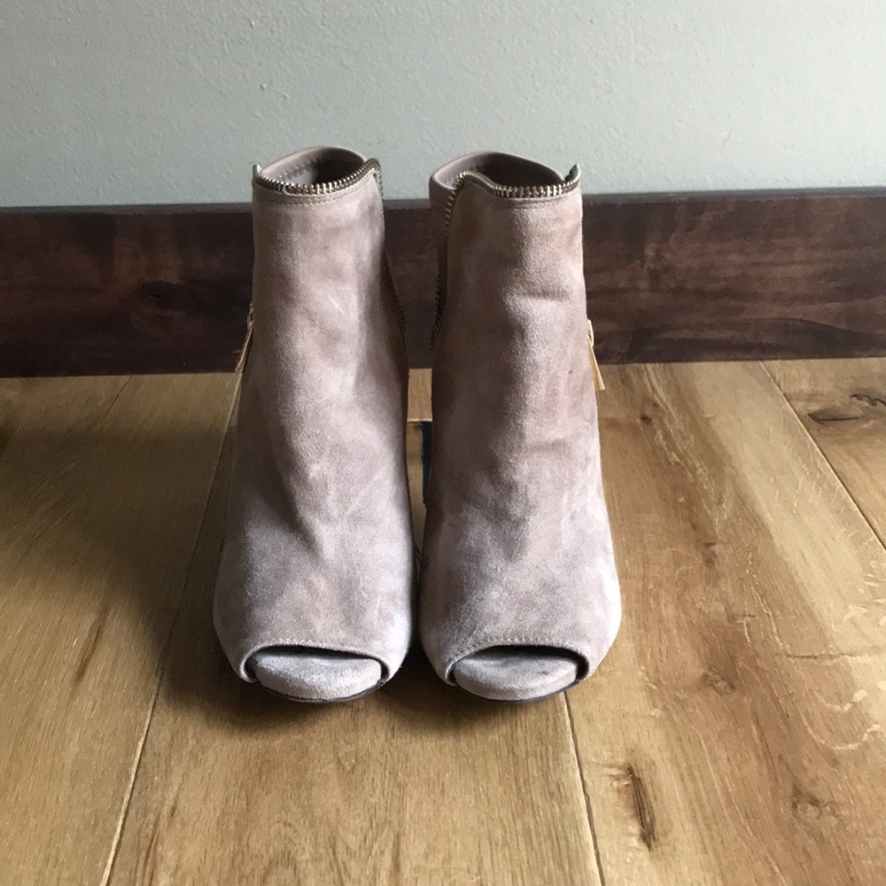 Ann Taylor Swede 4 inch heels